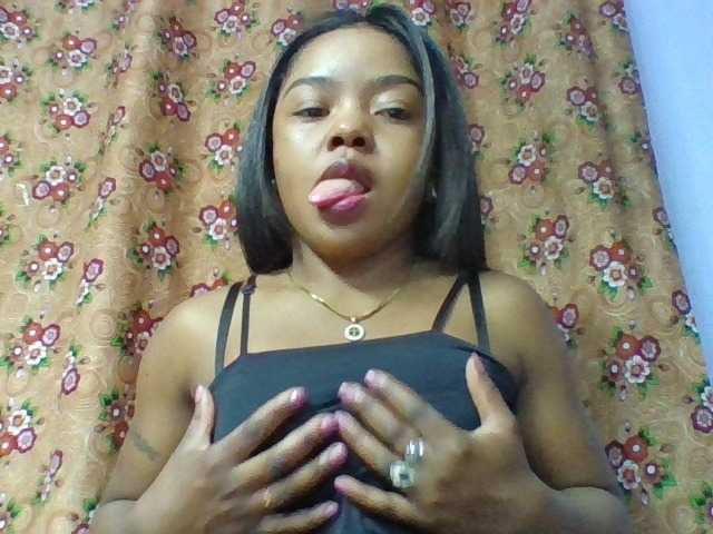 Elysa7 live cam on BongaCams