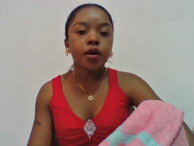 Elysa7, live now on BongaCams
