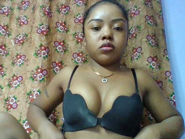 Elysa7 live cam on BongaCams