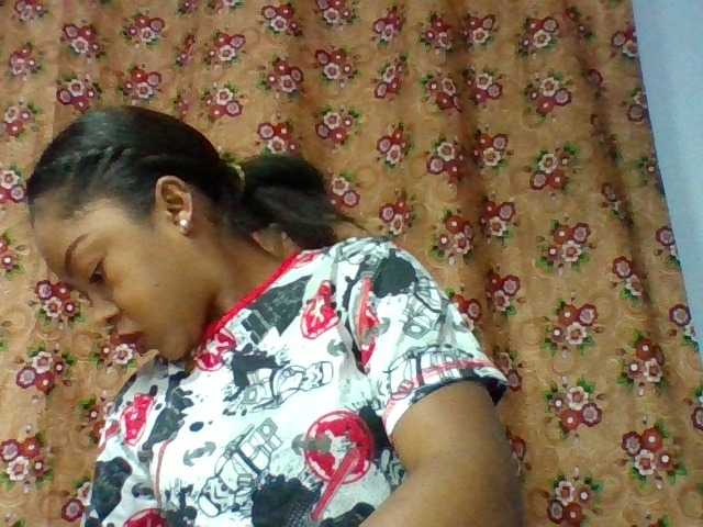 Elysa7 live cam on BongaCams