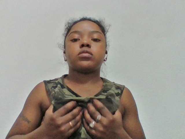Elysa7 live cam on BongaCams