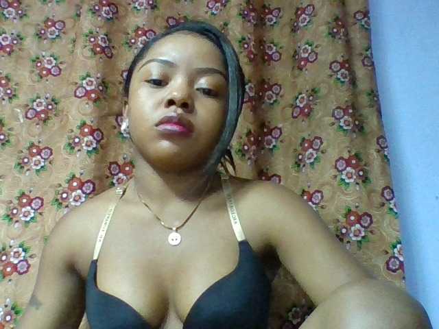 Elysa7 live cam on BongaCams