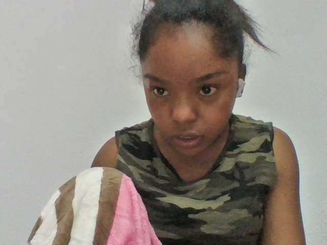 Elysa7 live cam preview