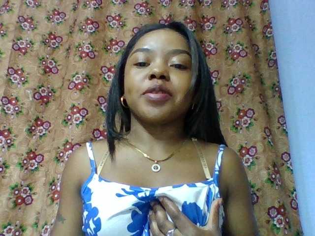 Elysa7 live cam on BongaCams