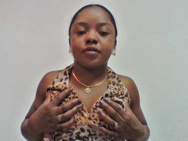 Elysa7 live cam on BongaCams