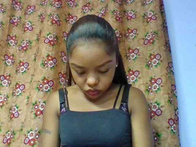 Elysa7 Live Webcam on BongaCams