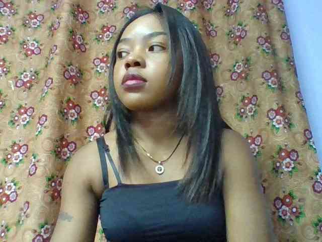 Elysa7 Live Webcam on BongaCams