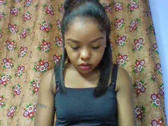 Elysa7 Live Webcam on BongaCams