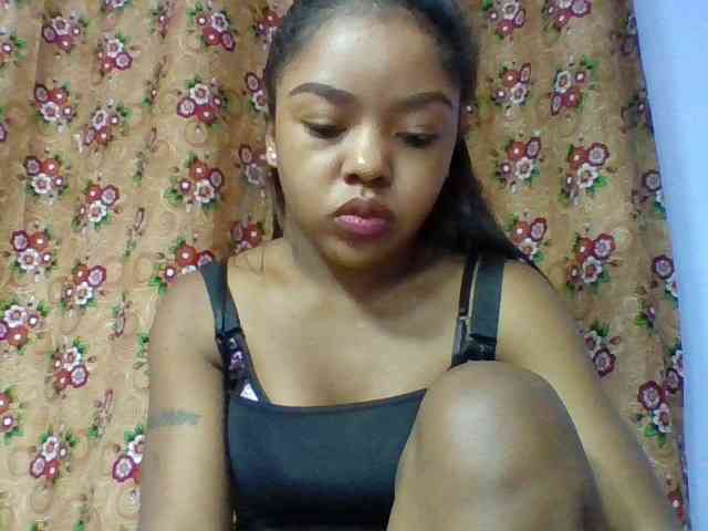 Elysa7 Live Webcam on BongaCams