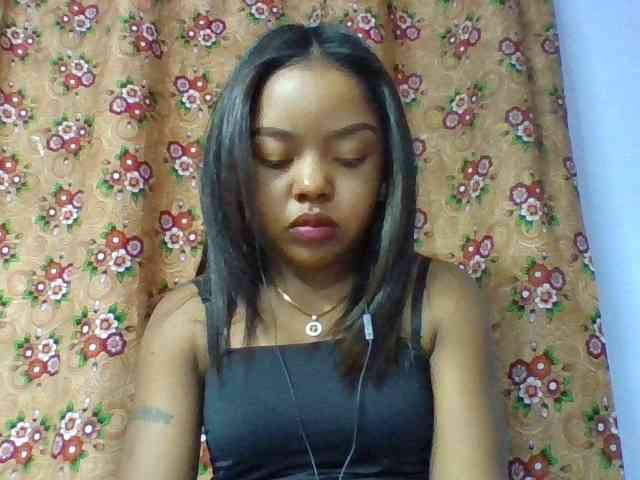 Elysa7 Live Webcam on BongaCams