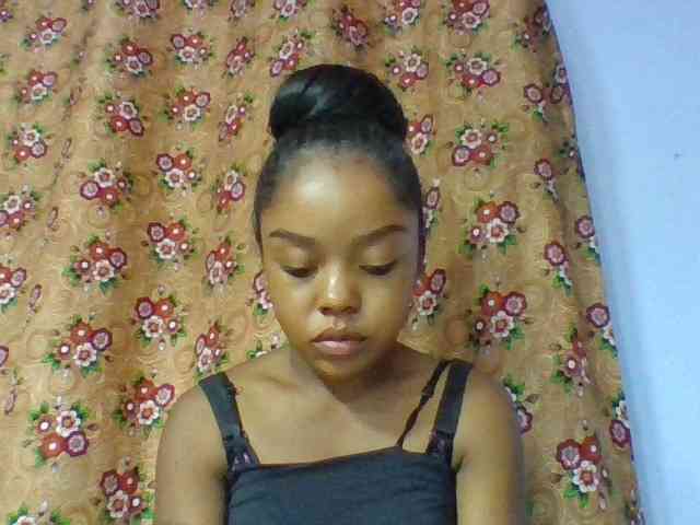 Elysa7 Live Webcam on BongaCams