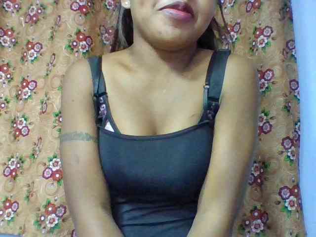 Elysa7 Live Webcam on BongaCams