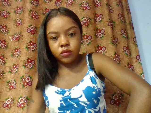 Elysa7 Live Webcam on BongaCams