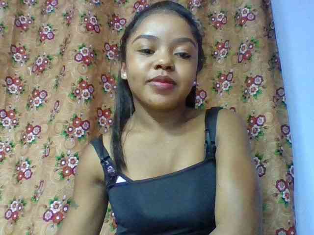 Elysa7 Live Webcam on BongaCams