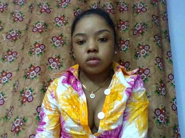 Elysa7 Live Webcam on BongaCams