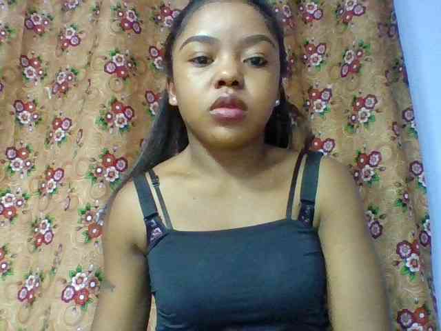 Elysa7 Live Webcam on BongaCams