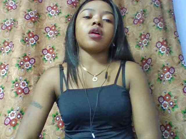 Elysa7 Live Webcam on BongaCams