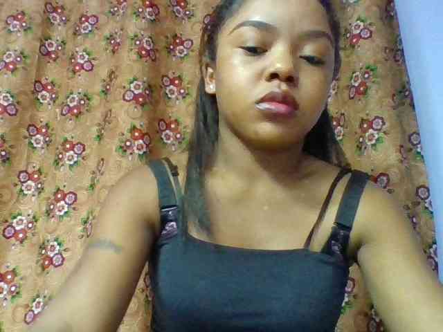 Elysa7 Live Webcam on BongaCams