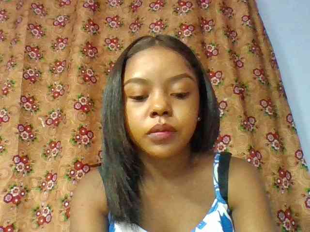 Elysa7 Live Webcam on BongaCams
