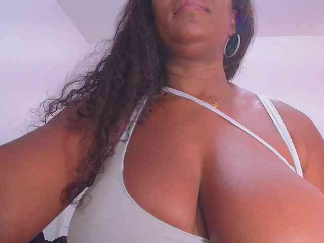 Afrobombshell