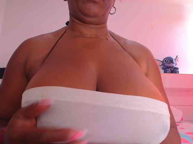 Afrobombshell