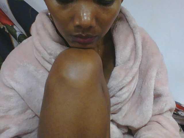 Lyah7a live webcam show