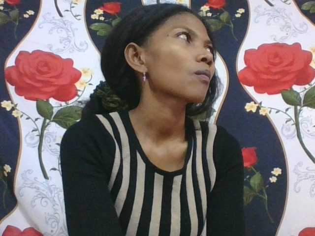 Lyah7a live cam on BongaCams