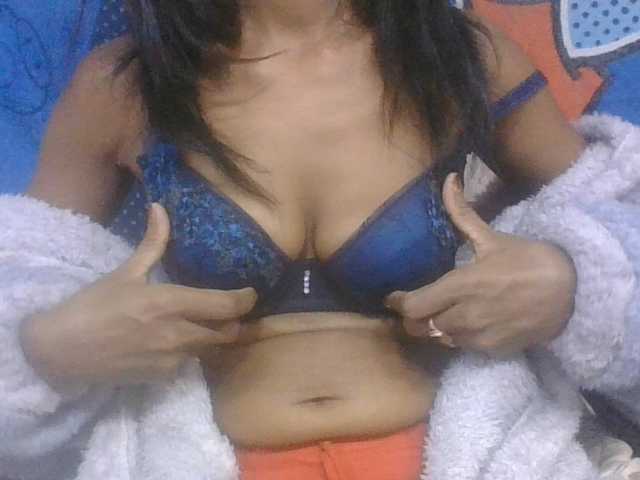 Lyah7a live cam on BongaCams