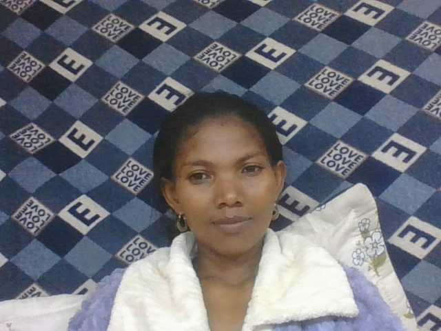 Lyah7a live cam on BongaCams