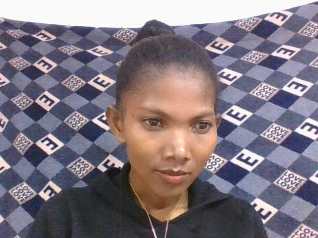 Lyah7a live cam on BongaCams
