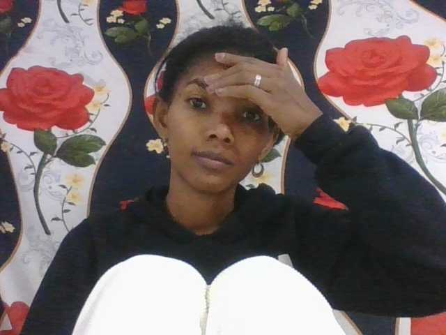 Lyah7a live cam on BongaCams