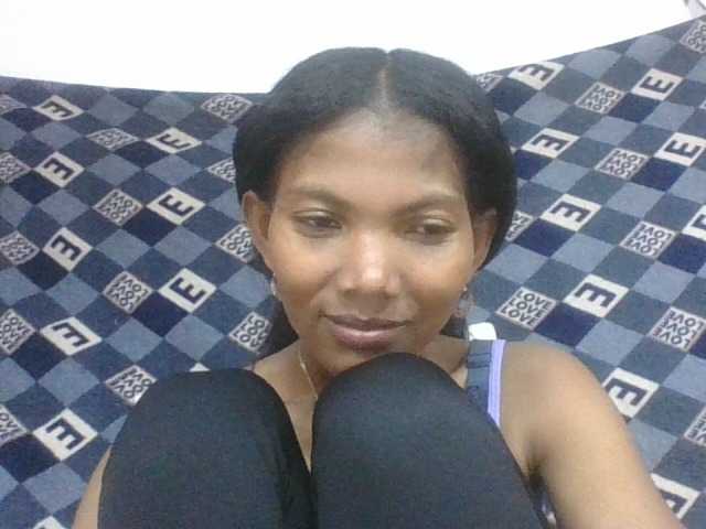Lyah7a live cam on BongaCams