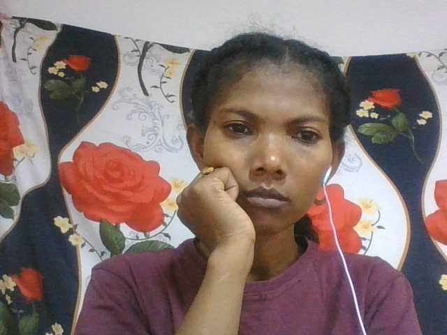 Lyah7a live cam on BongaCams
