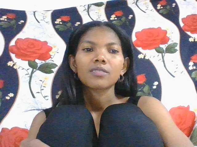 Lyah7a live cam on BongaCams