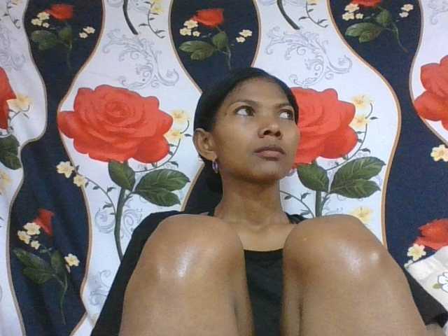Lyah7a live cam on BongaCams