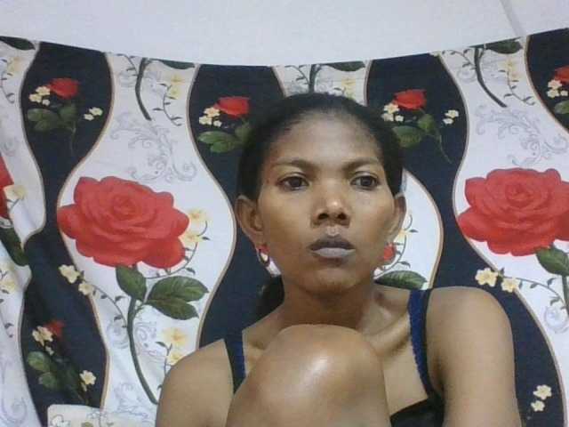 Lyah7a live cam on BongaCams