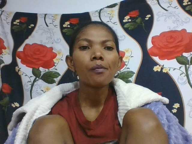 Lyah7a live cam on BongaCams
