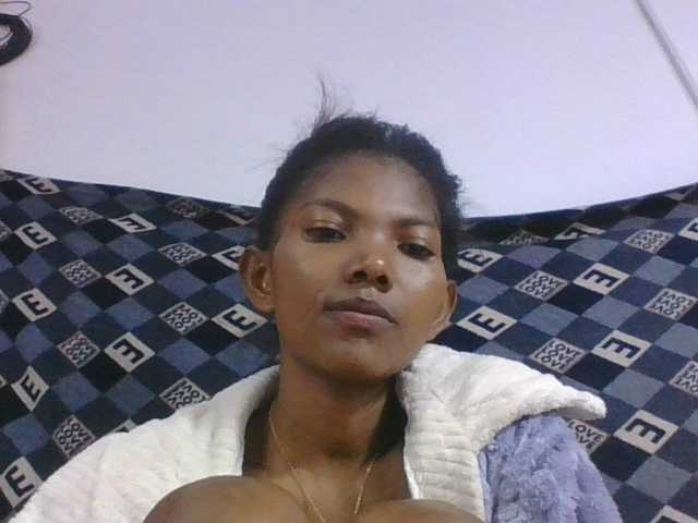 Lyah7a live cam on BongaCams