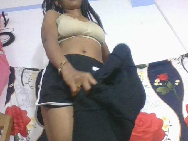 Lyah7a live cam on BongaCams