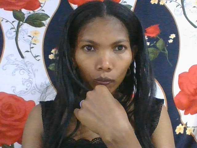 Lyah7a live cam on BongaCams