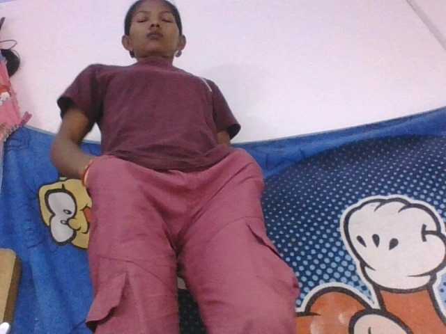 Lyah7a live cam on BongaCams