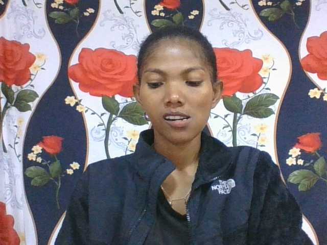 Lyah7a live cam on BongaCams