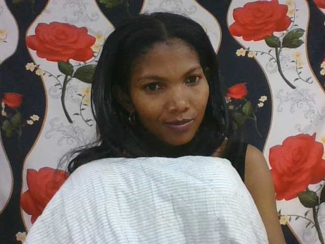 Lyah7a live cam on BongaCams