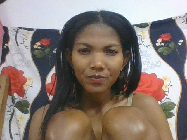 Lyah7a live cam on BongaCams