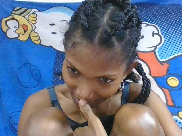 Lyah7a live cam on BongaCams