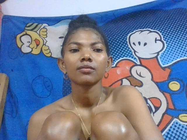 Lyah7a live cam on BongaCams