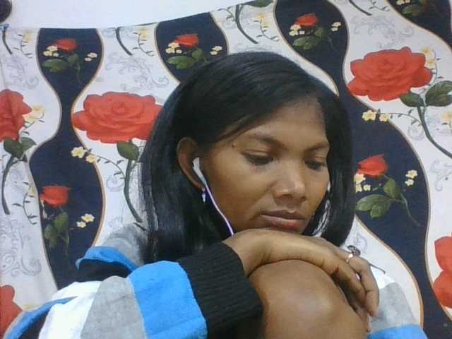 Lyah7a live cam on BongaCams