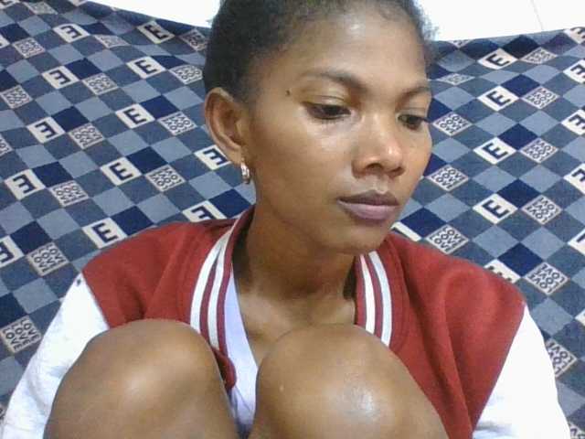 Lyah7a live cam on BongaCams