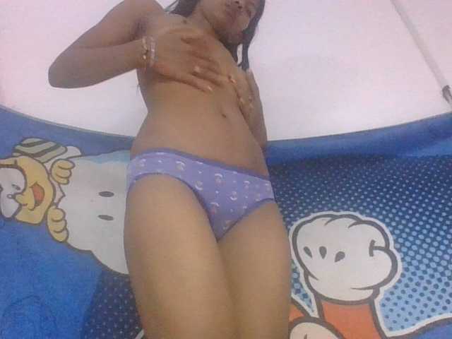 Lyah7a live cam on BongaCams