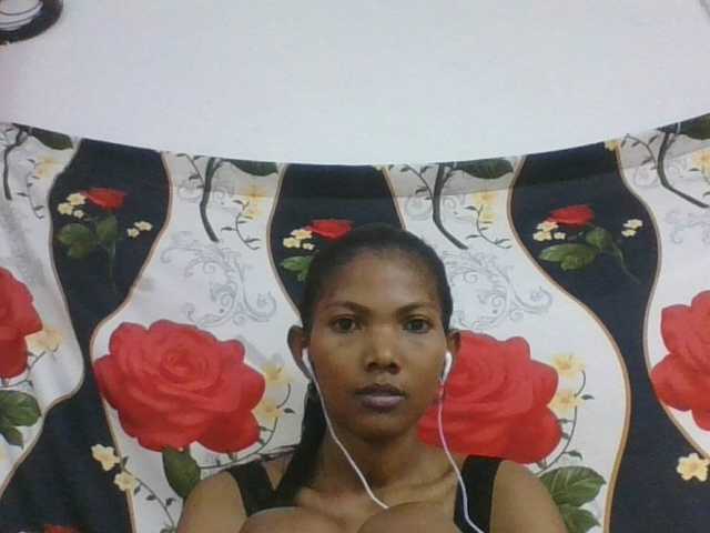 Lyah7a live cam on BongaCams